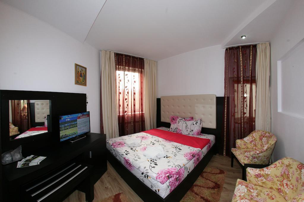 Pensiunea El Plazza Baile Herculane Room photo