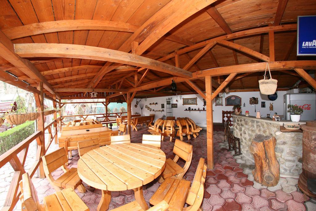 Pensiunea El Plazza Baile Herculane Exterior photo