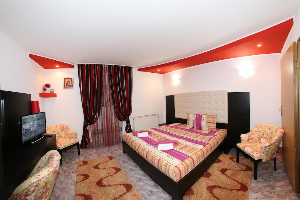 Pensiunea El Plazza Baile Herculane Room photo